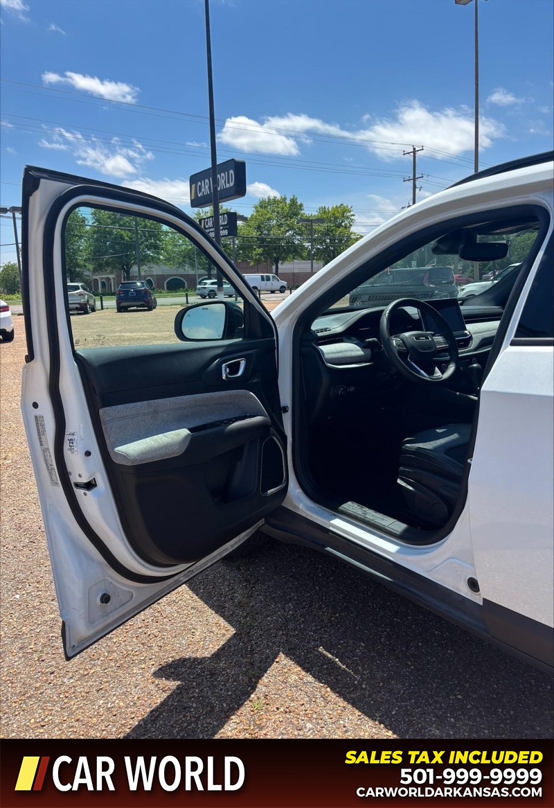 Jeep Compass Vehicle Full-screen Gallery Image 12