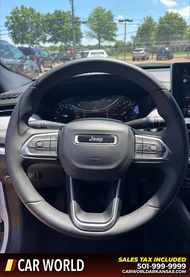 Jeep Compass Vehicle Full-screen Gallery Image 19