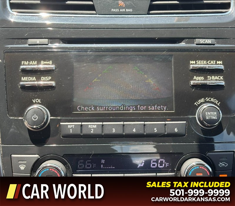 Nissan Altima Vehicle Full-screen Gallery Image 19