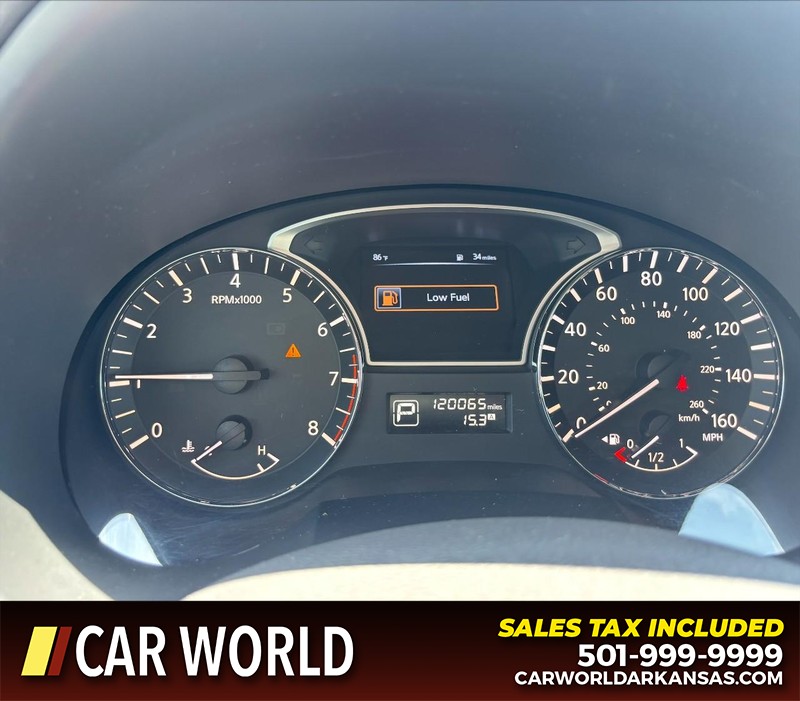 Nissan Altima Vehicle Full-screen Gallery Image 20