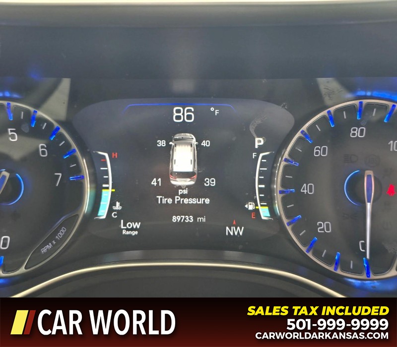 Chrysler Pacifica Vehicle Full-screen Gallery Image 21