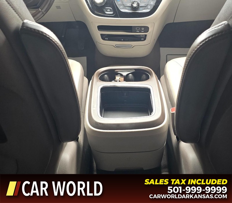 Chrysler Pacifica Vehicle Full-screen Gallery Image 26