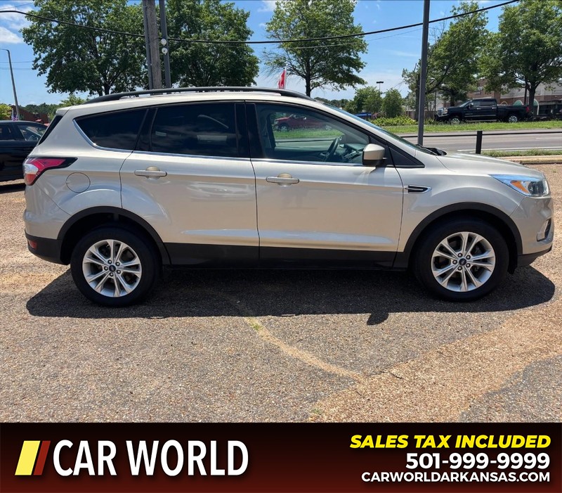 Ford Escape Vehicle Full-screen Gallery Image 2