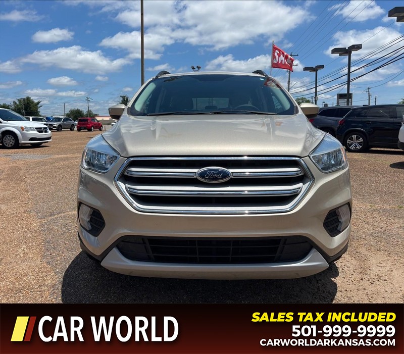 Ford Escape Vehicle Full-screen Gallery Image 10