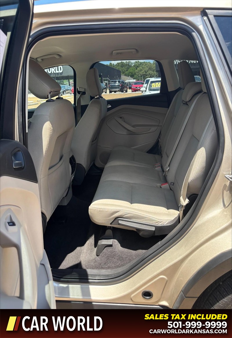 Ford Escape Vehicle Full-screen Gallery Image 15