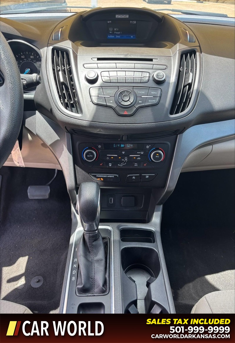 Ford Escape Vehicle Full-screen Gallery Image 17