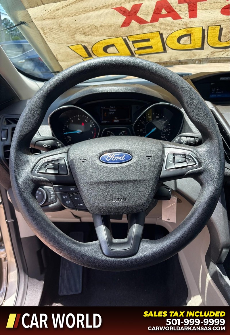 Ford Escape Vehicle Full-screen Gallery Image 19