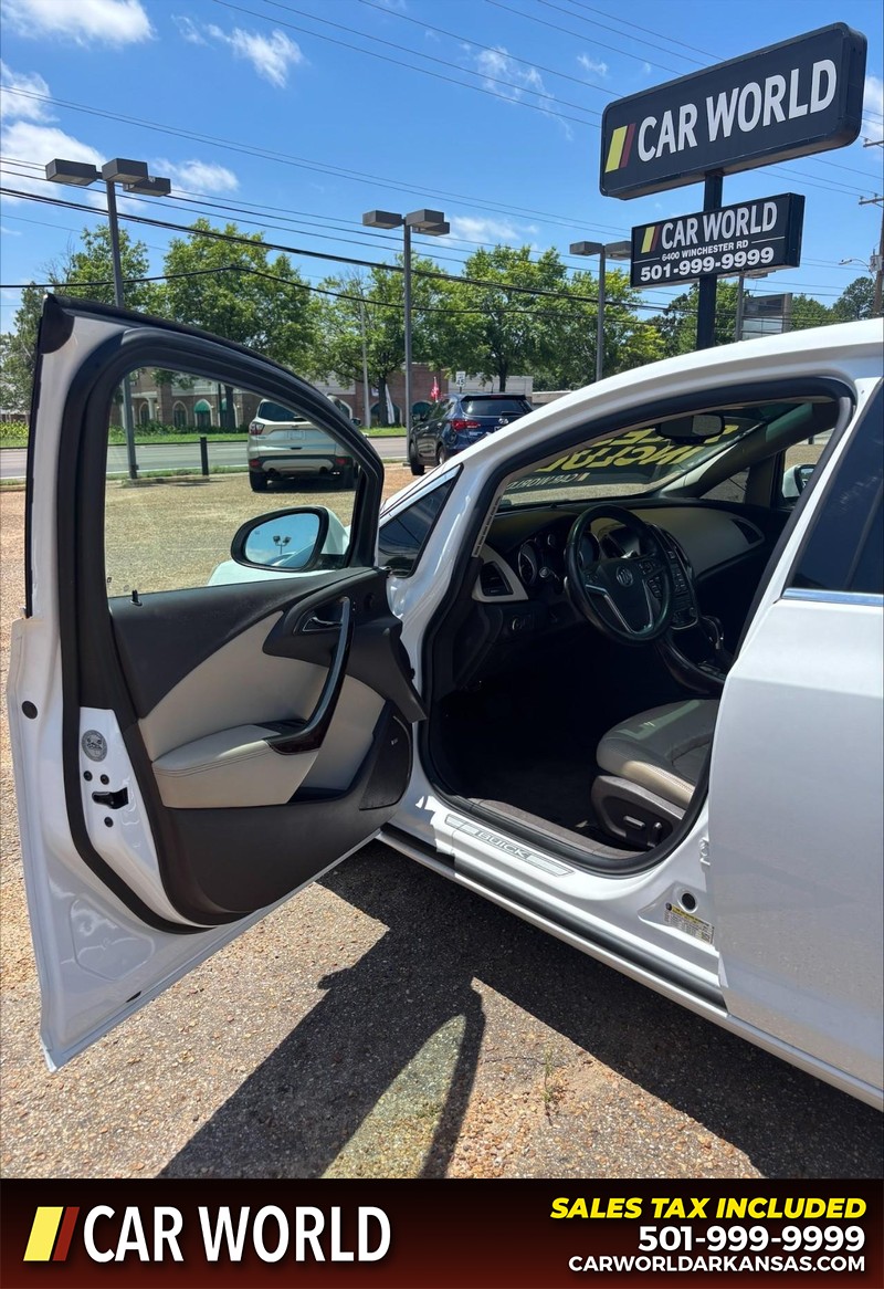 Buick Verano Vehicle Full-screen Gallery Image 12