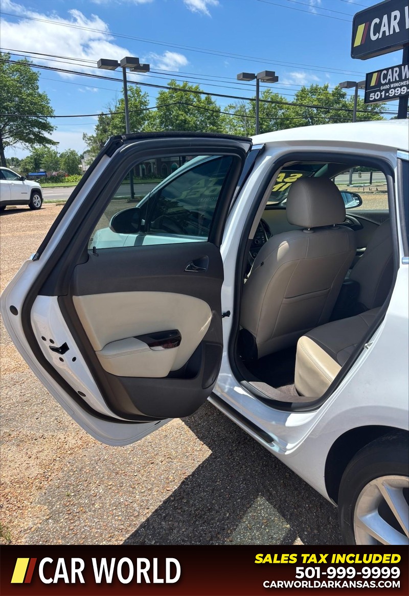Buick Verano Vehicle Full-screen Gallery Image 14