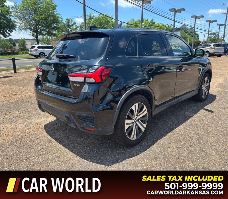 Mitsubishi Outlander Sport Vehicle Full-screen Gallery Image 3