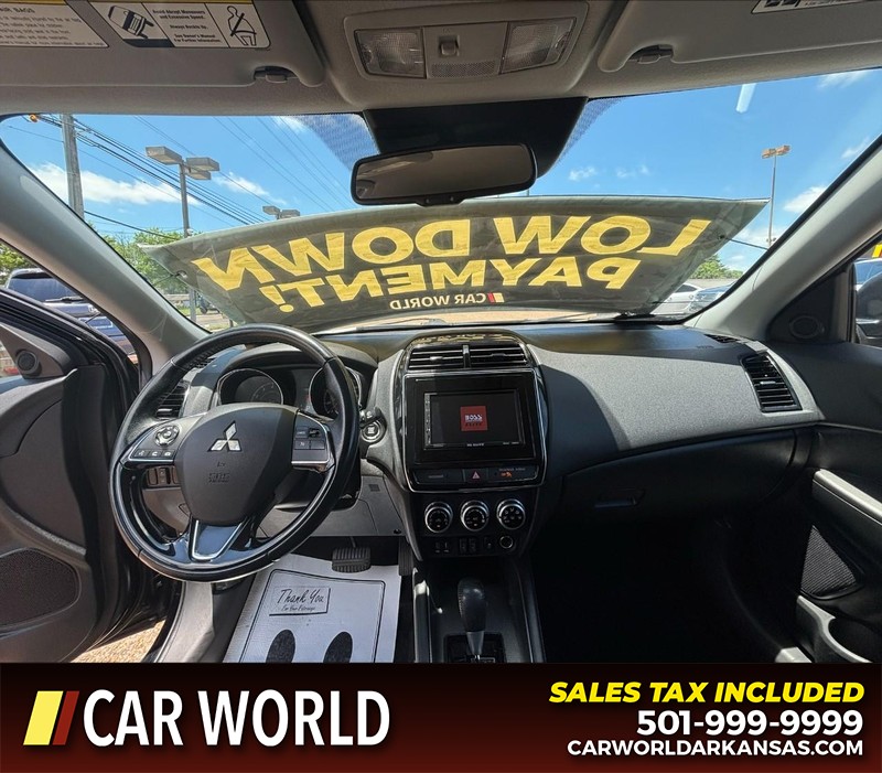 Mitsubishi Outlander Sport Vehicle Full-screen Gallery Image 16