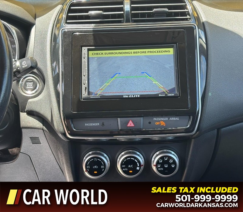 Mitsubishi Outlander Sport Vehicle Full-screen Gallery Image 18