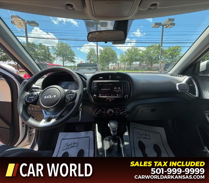 Kia Soul Vehicle Full-screen Gallery Image 16