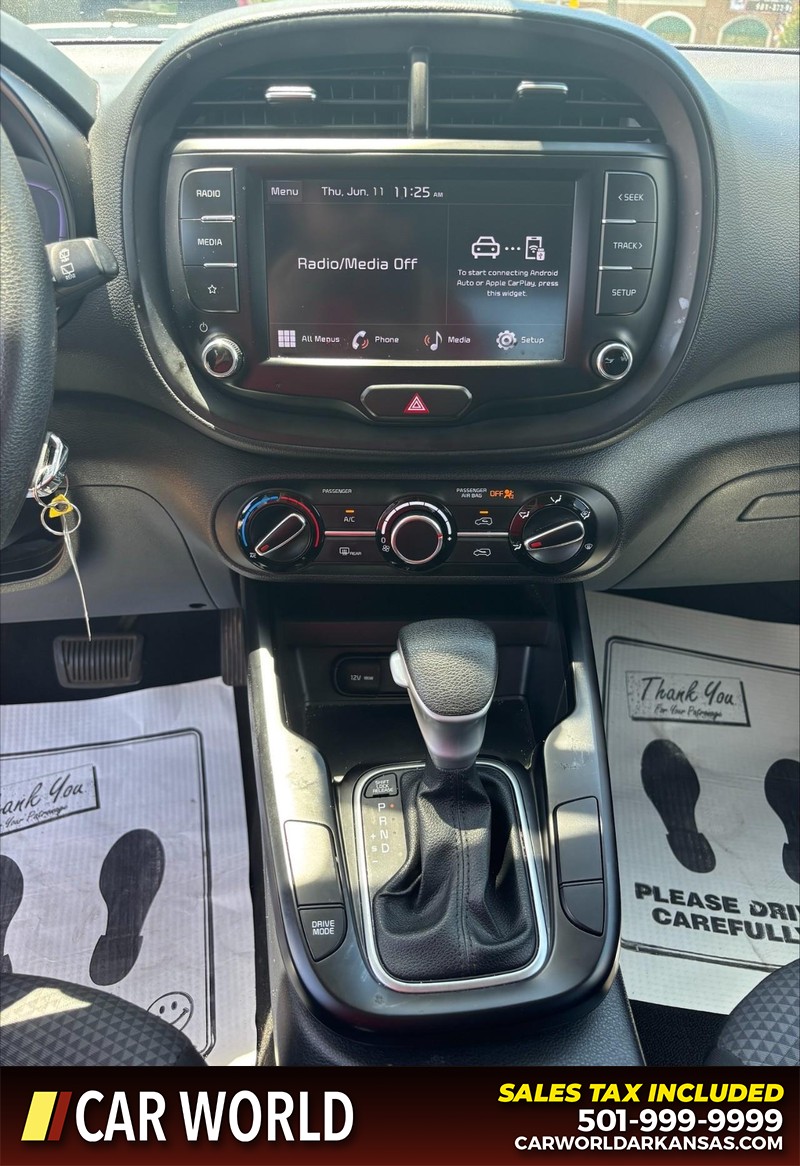 Kia Soul Vehicle Full-screen Gallery Image 17