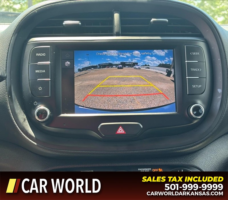 Kia Soul Vehicle Full-screen Gallery Image 18