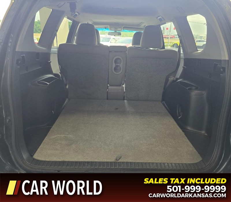 Toyota RAV4 Vehicle Full-screen Gallery Image 13