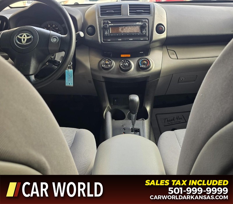 Toyota RAV4 Vehicle Full-screen Gallery Image 18