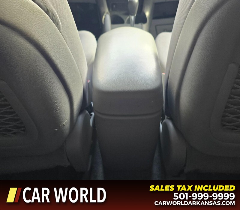 Toyota RAV4 Vehicle Full-screen Gallery Image 20