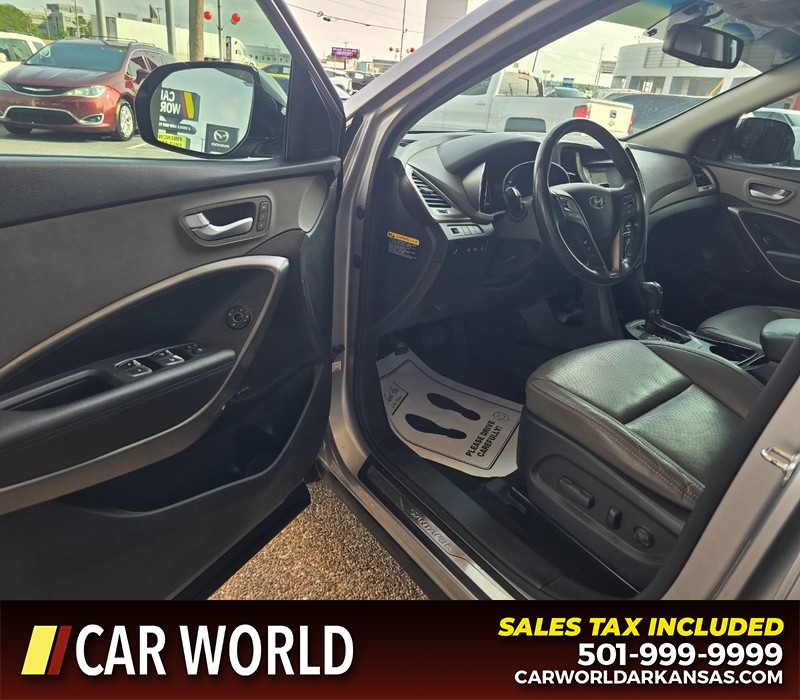 Hyundai Santa Fe Vehicle Full-screen Gallery Image 7
