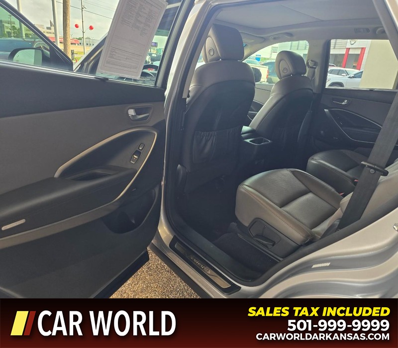 Hyundai Santa Fe Vehicle Full-screen Gallery Image 9