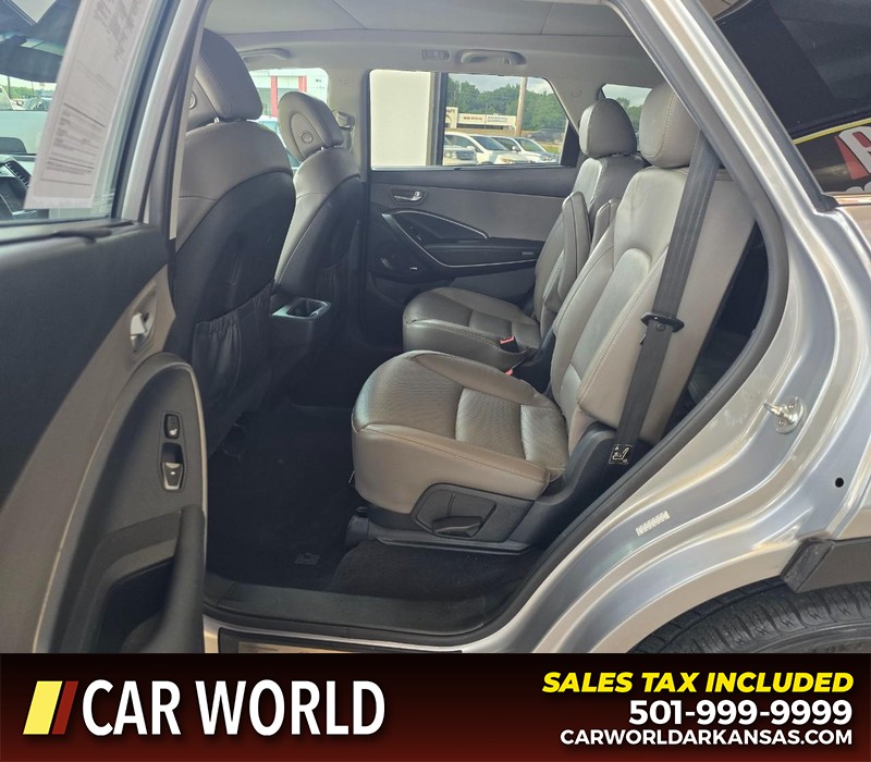 Hyundai Santa Fe Vehicle Full-screen Gallery Image 10