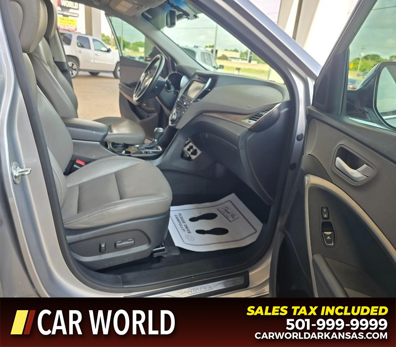Hyundai Santa Fe Vehicle Full-screen Gallery Image 12