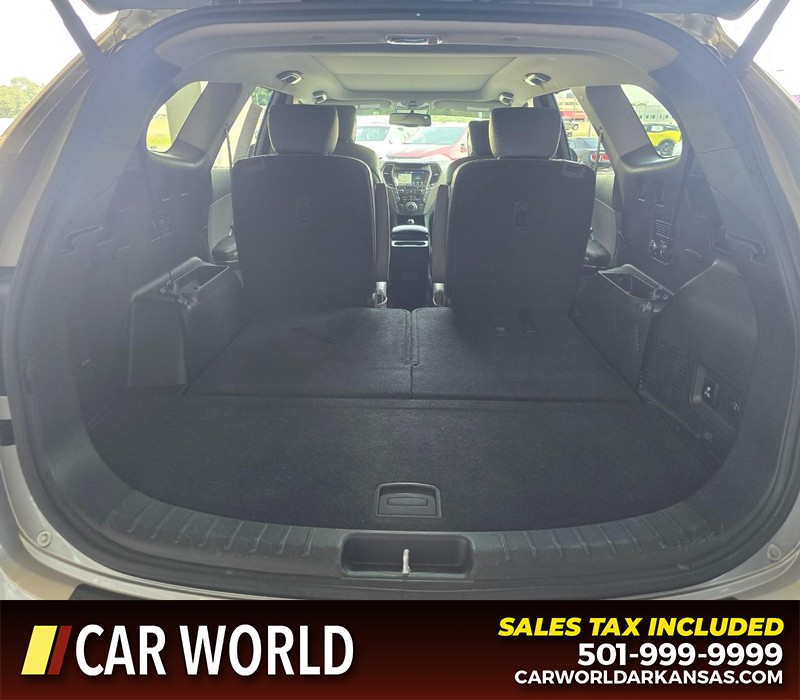 Hyundai Santa Fe Vehicle Full-screen Gallery Image 16