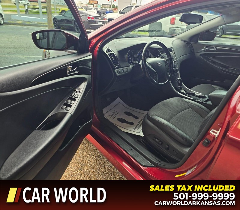 Hyundai Sonata Vehicle Full-screen Gallery Image 7