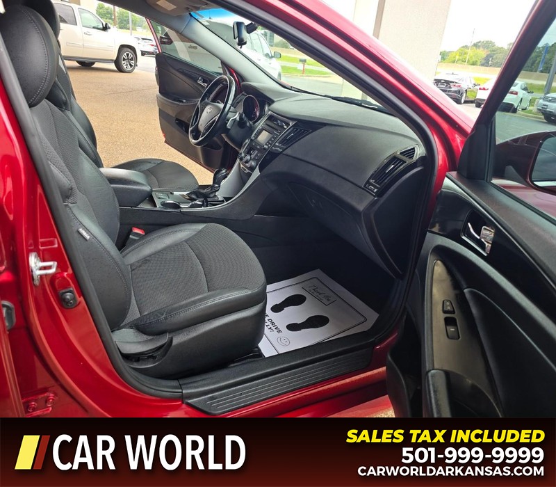 Hyundai Sonata Vehicle Full-screen Gallery Image 11