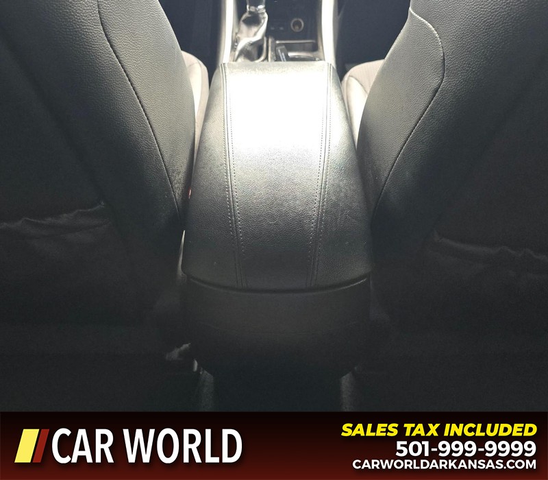 Hyundai Sonata Vehicle Full-screen Gallery Image 19