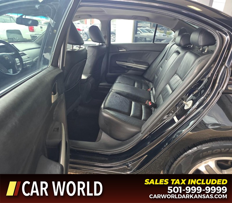 Honda Accord Sedan Vehicle Full-screen Gallery Image 10