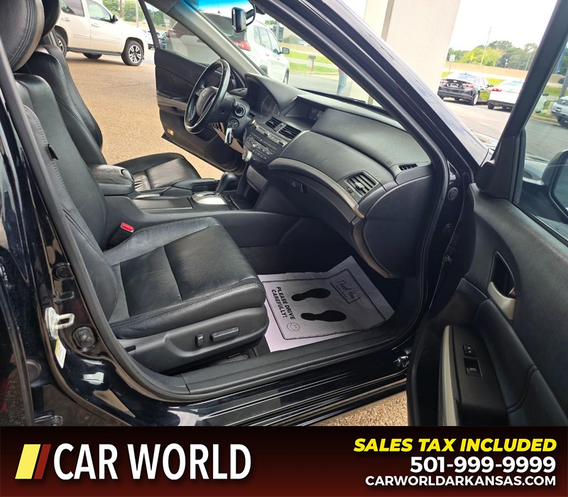 Honda Accord Sedan Vehicle Full-screen Gallery Image 11