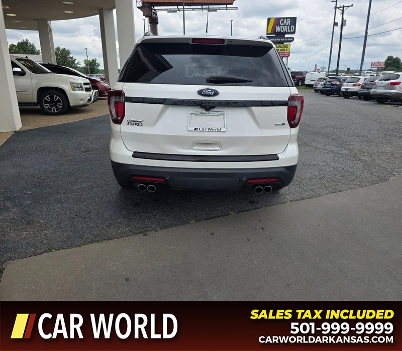 Ford Explorer Vehicle Full-screen Gallery Image 6