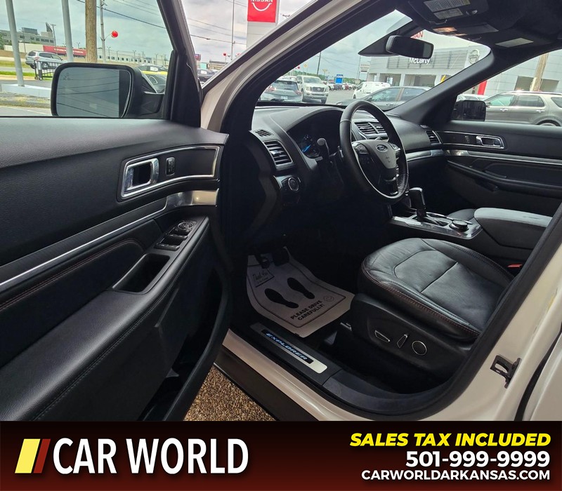 Ford Explorer Vehicle Full-screen Gallery Image 8