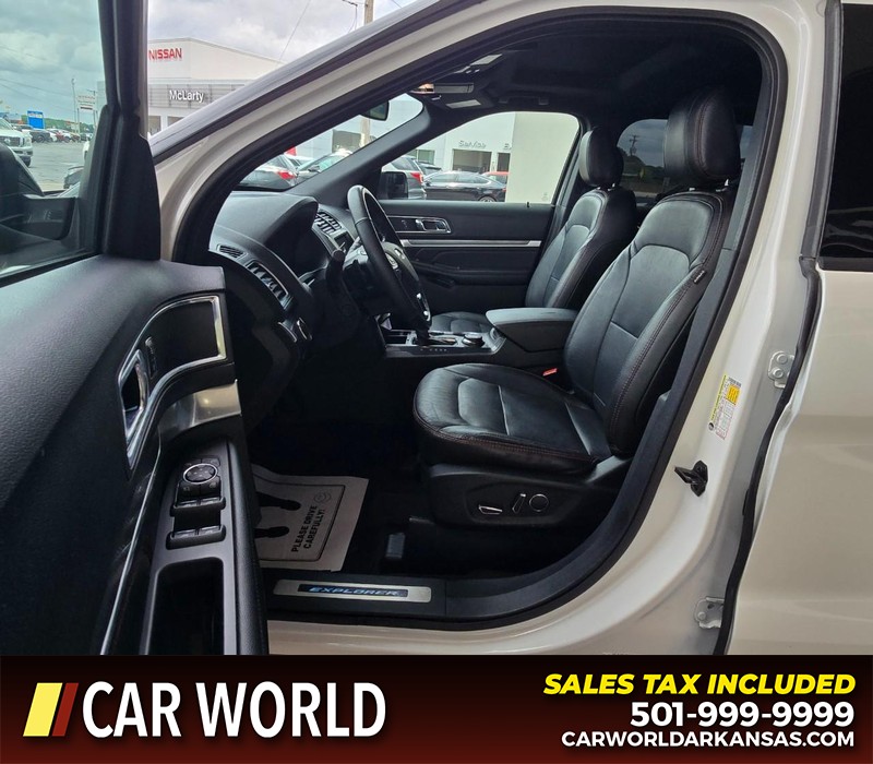 Ford Explorer Vehicle Full-screen Gallery Image 9