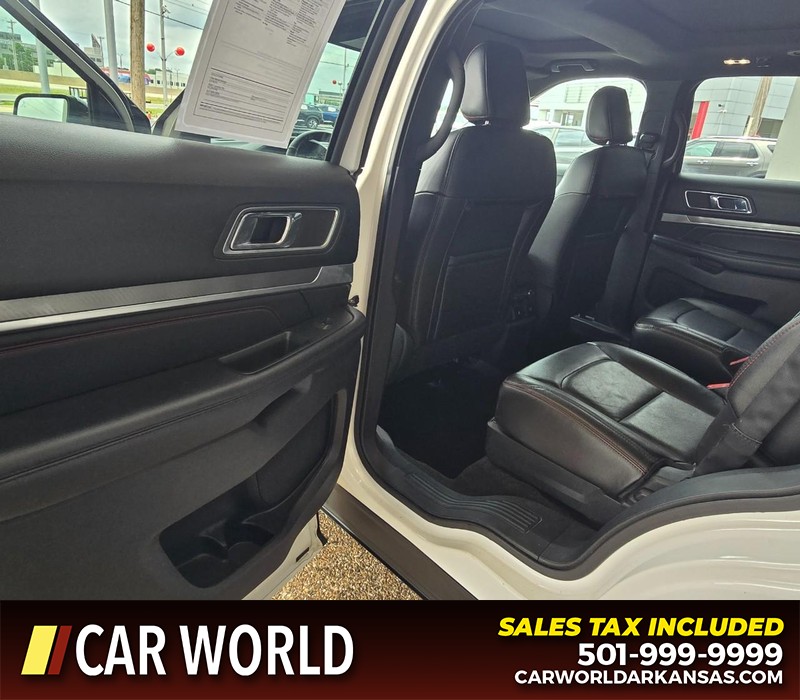 Ford Explorer Vehicle Full-screen Gallery Image 10