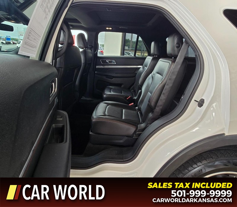 Ford Explorer Vehicle Full-screen Gallery Image 11
