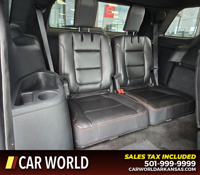 Ford Explorer Vehicle Full-screen Gallery Image 15