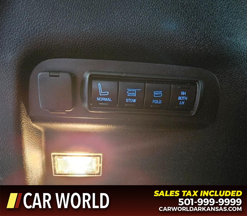 Ford Explorer Vehicle Full-screen Gallery Image 16