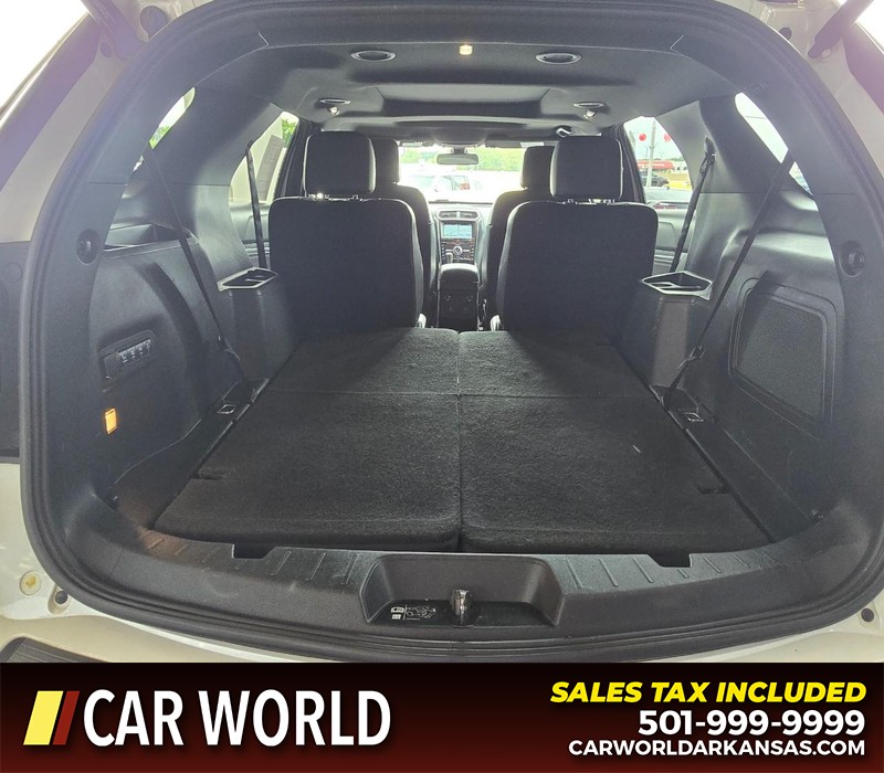 Ford Explorer Vehicle Full-screen Gallery Image 18