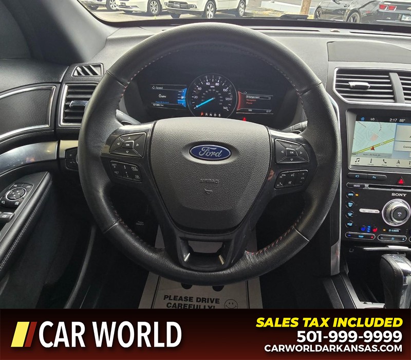 Ford Explorer Vehicle Full-screen Gallery Image 20