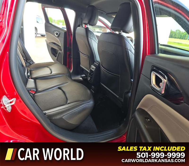 Jeep Compass Vehicle Full-screen Gallery Image 12