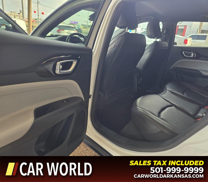 Jeep Compass Vehicle Full-screen Gallery Image 9