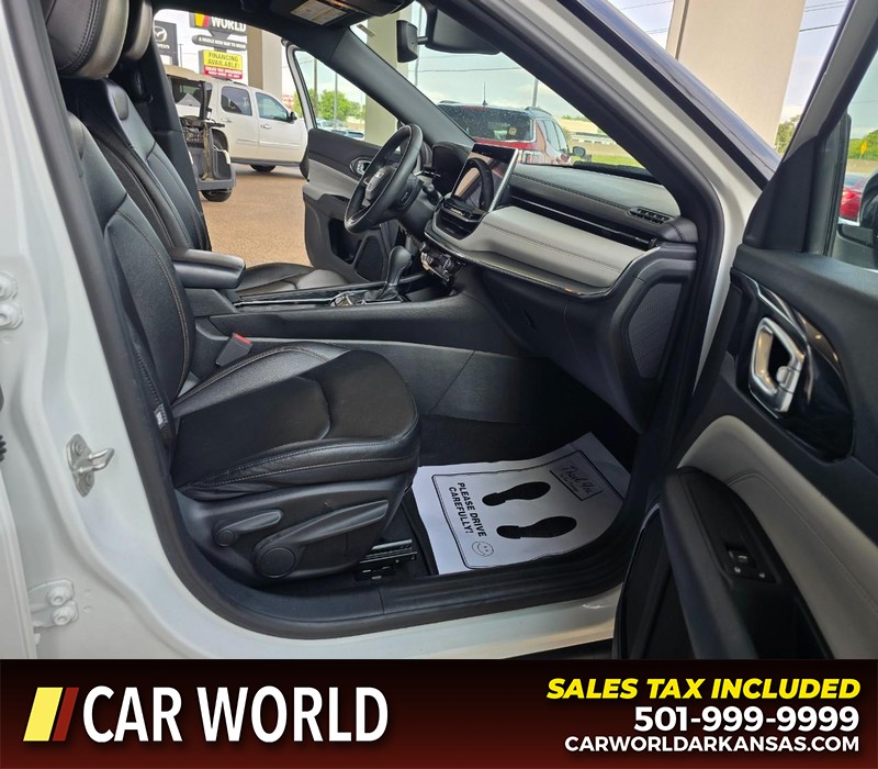 Jeep Compass Vehicle Full-screen Gallery Image 11
