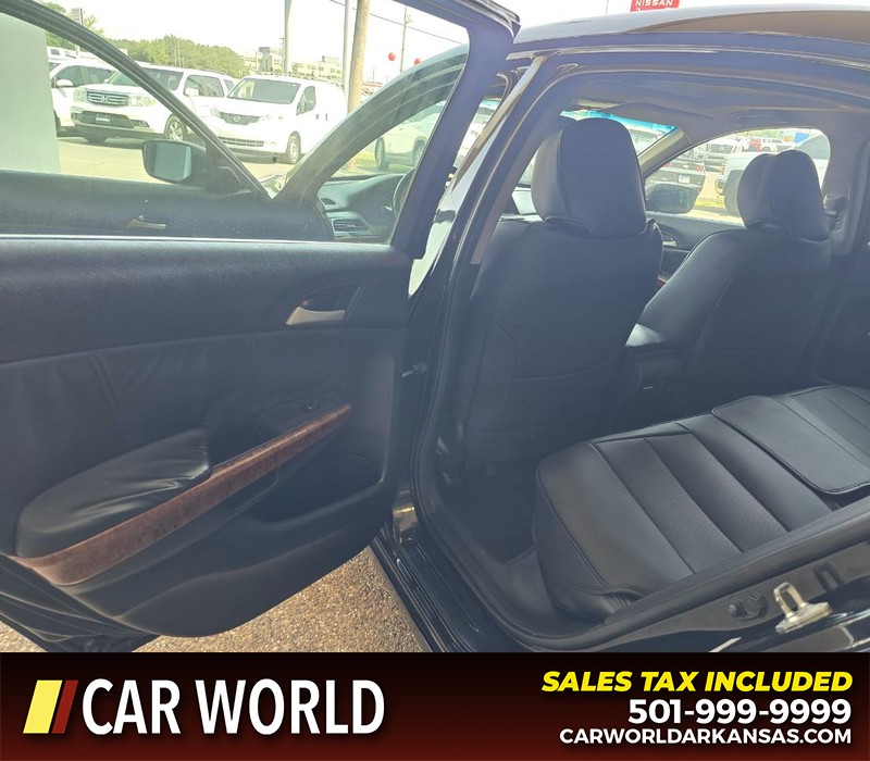 Honda Accord Sedan Vehicle Full-screen Gallery Image 9