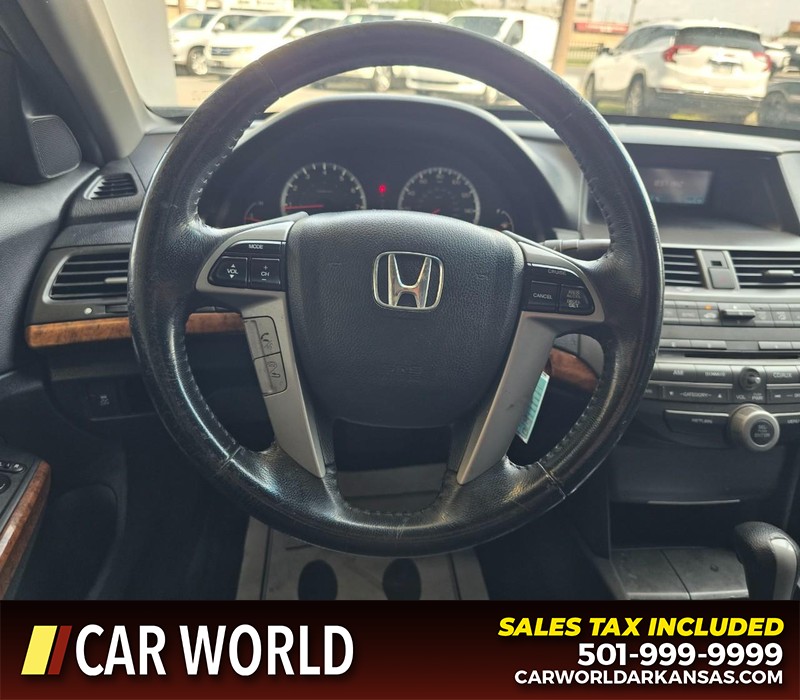 Honda Accord Sedan Vehicle Full-screen Gallery Image 14