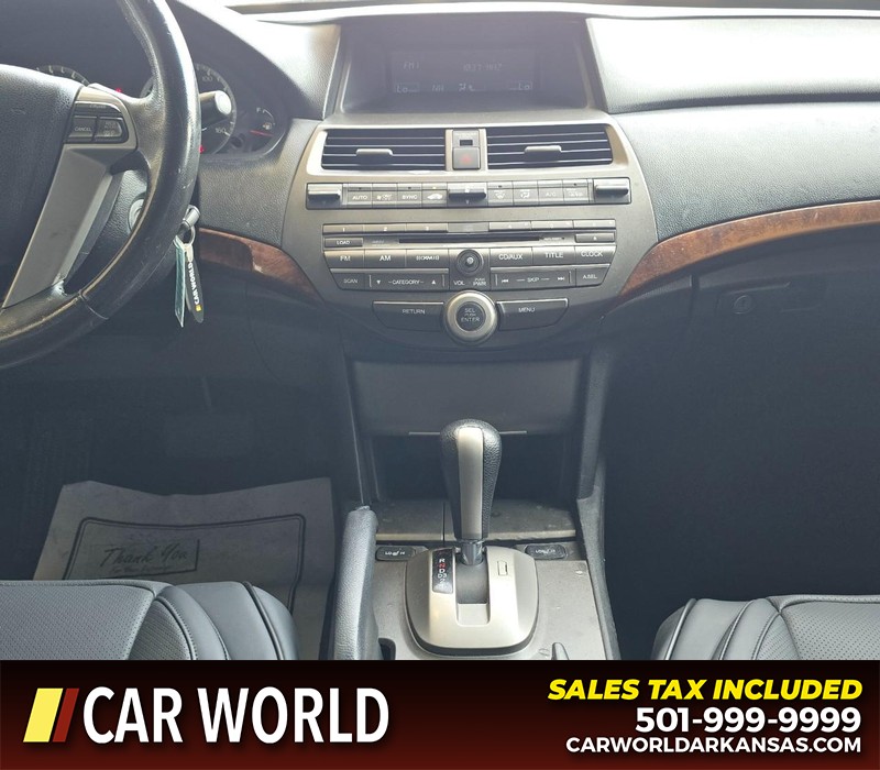 Honda Accord Sedan Vehicle Full-screen Gallery Image 17