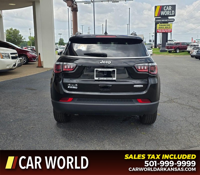 Jeep Compass Vehicle Full-screen Gallery Image 5