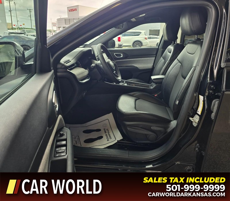 Jeep Compass Vehicle Full-screen Gallery Image 8