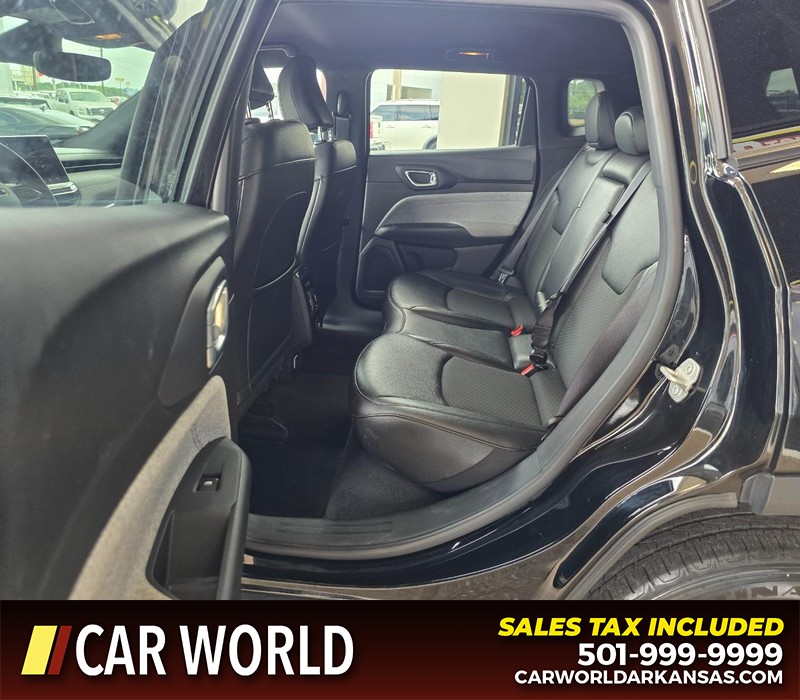 Jeep Compass Vehicle Full-screen Gallery Image 10